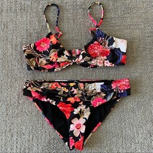 NWOT Reversible Billabong Bikini
